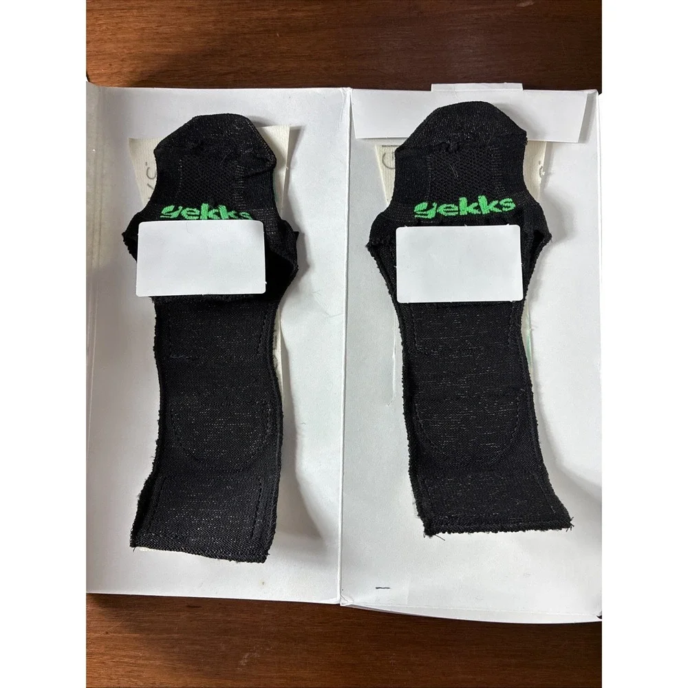 2 Gekks Shoe Liners  Sz Large Grips Inside  Comfort Odor Control Silver Coated